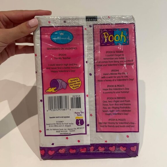 Vintage 90s Winnie the Pooh Scratch & Smell Valentines Day Cards NEW - Picture 3 of 4